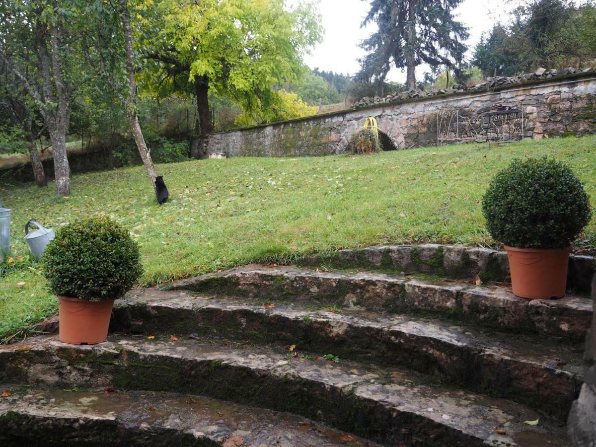 Le Chatel En Beaujolais Valsonne Exterior photo