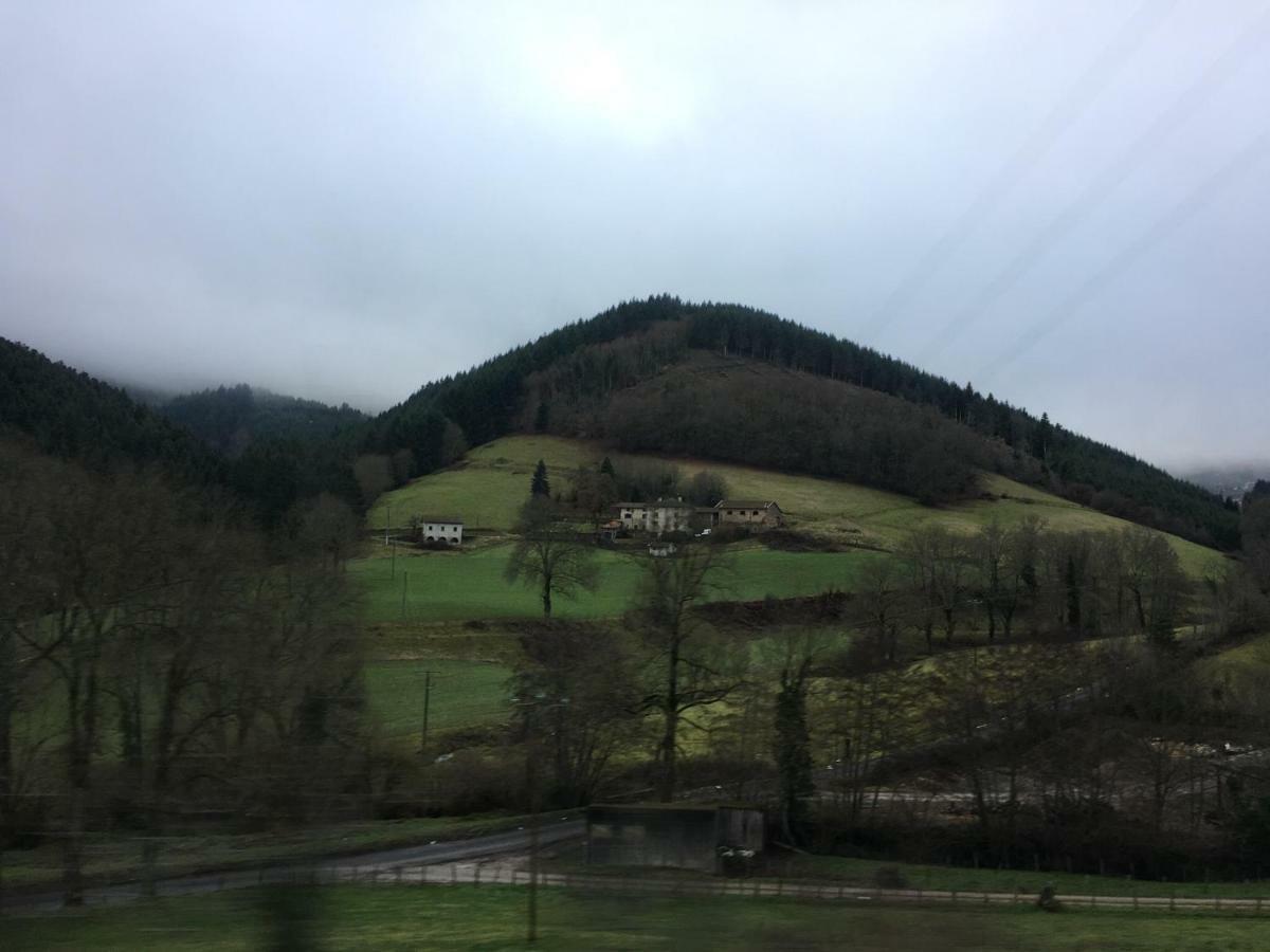 Le Chatel En Beaujolais Valsonne Exterior photo